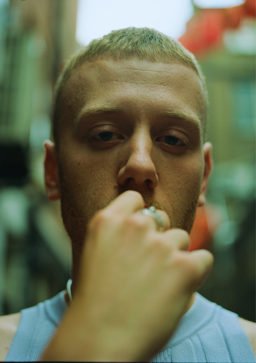 ThePitLDN's tweet photo. #PitNews

Miller Blue, the talented Alt-R&amp;B artist, has released his highly anticipated EP, "4 Degrees Of Separation," via Unity Records.

https://t.co/wbRSqjjus0 https://t.co/ni10aivLVi