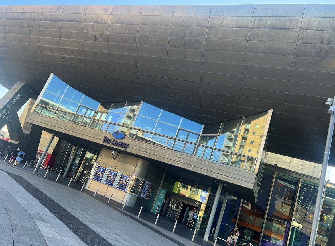 It’s a beautiful night for an awards event.  #PRCADare #mediacityuk