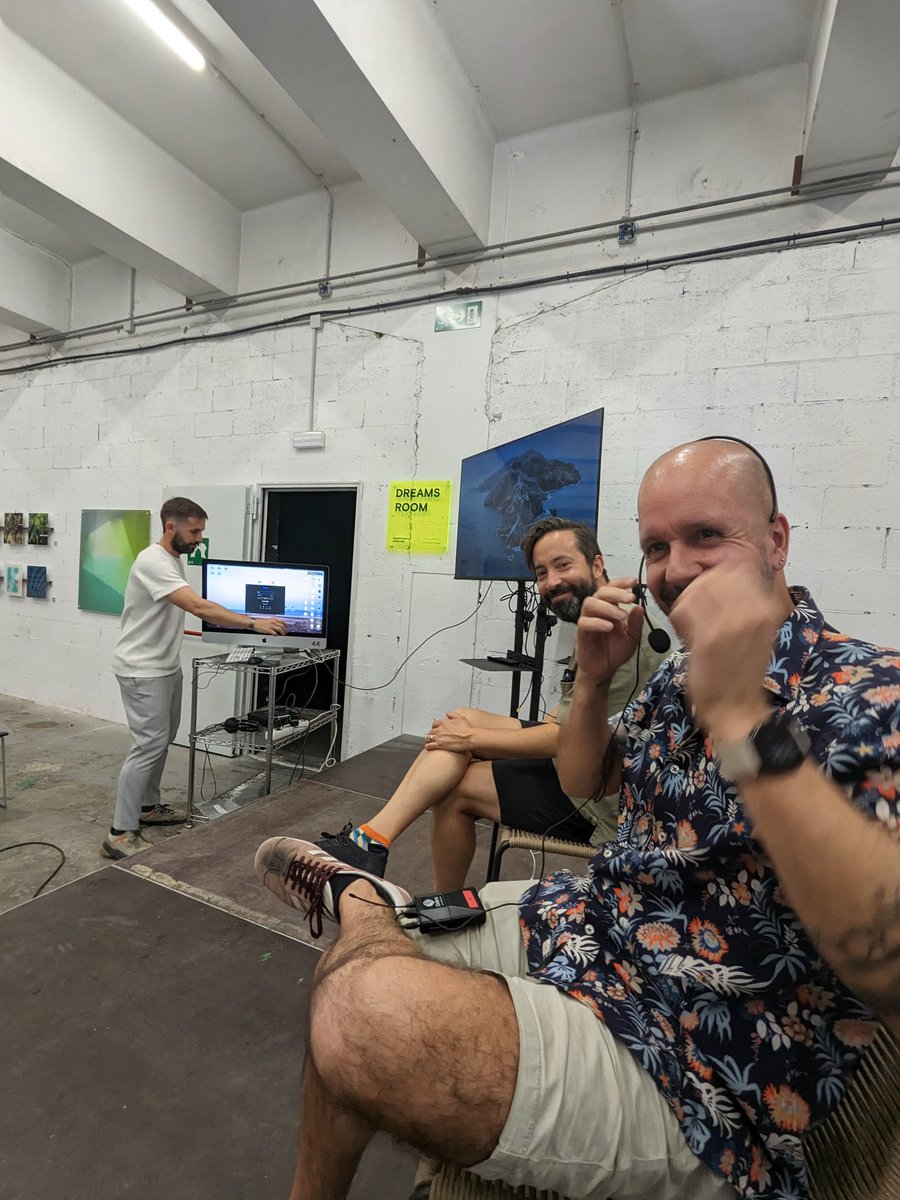 daniel_julia's tweet photo. Very happy to be part of this awesome crew of generative artists from #Barcelona in the round table in the #responsivedreams event, here with @mekhno_art @carreras_anna, and @protozoo @luisfraguada #genart https://t.co/jAZvZGJezk