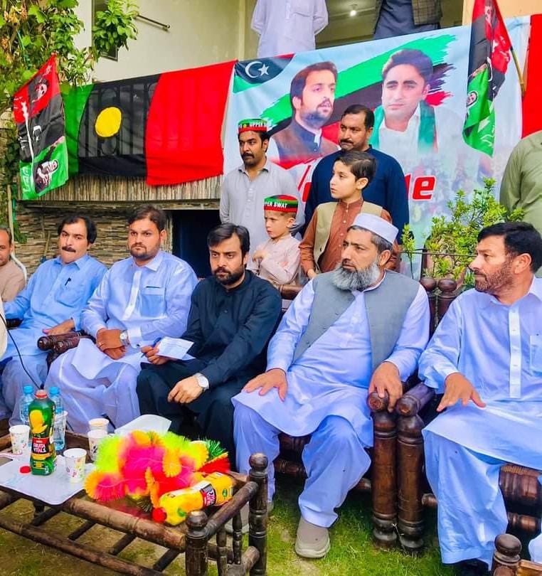 SamiKhanKp's tweet photo. Chaired a  meeting of PYO upper sawat regarding Chairman @BBhuttoZardari welcome in Swat on 17th June,Its was reiterated that this is beginning and will continue till elections to mobilize the youth of Khyber Pakhtukhwa. https://t.co/0jJ0uEhemC