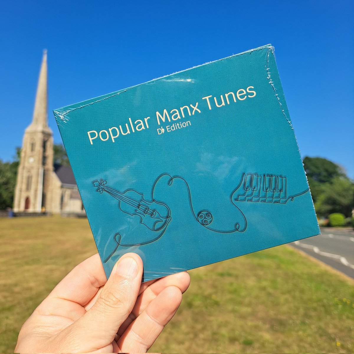 Manx_James's tweet photo. Ta shoh yn #kiaull share noa aym.
Kiaull yindyssagh!
https://t.co/UXcBLdEU4O
#isleofman #manx #ManxMusic #ManxCulture https://t.co/7vEjLh224L