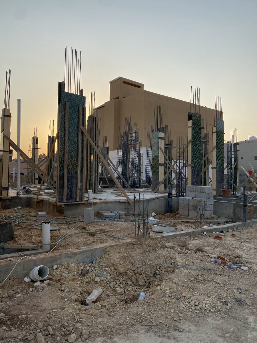 من إحداى مواقعنا بدانا بتخشيب أعمدة الدور الأرضي

#مقاولات