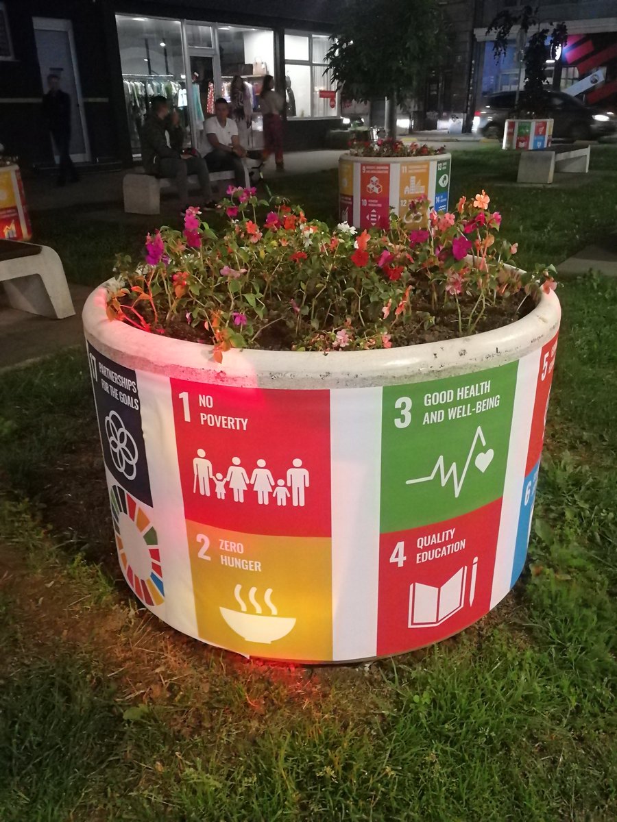 AlmaMirvic's tweet photo. An evening of optimism and beacons of change. Bravo #SDGteam! @emir_adzovic & Co. https://t.co/7NPS0HTITm