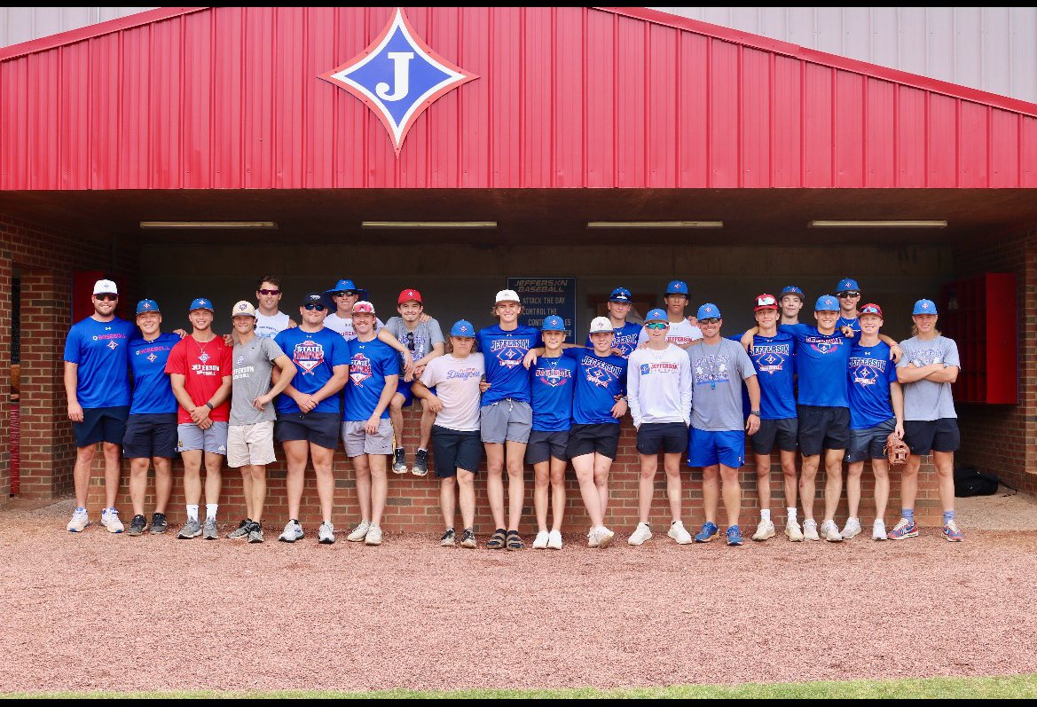 jdragonbaseball's tweet photo. Former state champion players and current players working kids camp this week! #family https://t.co/6tr6g0fnP1