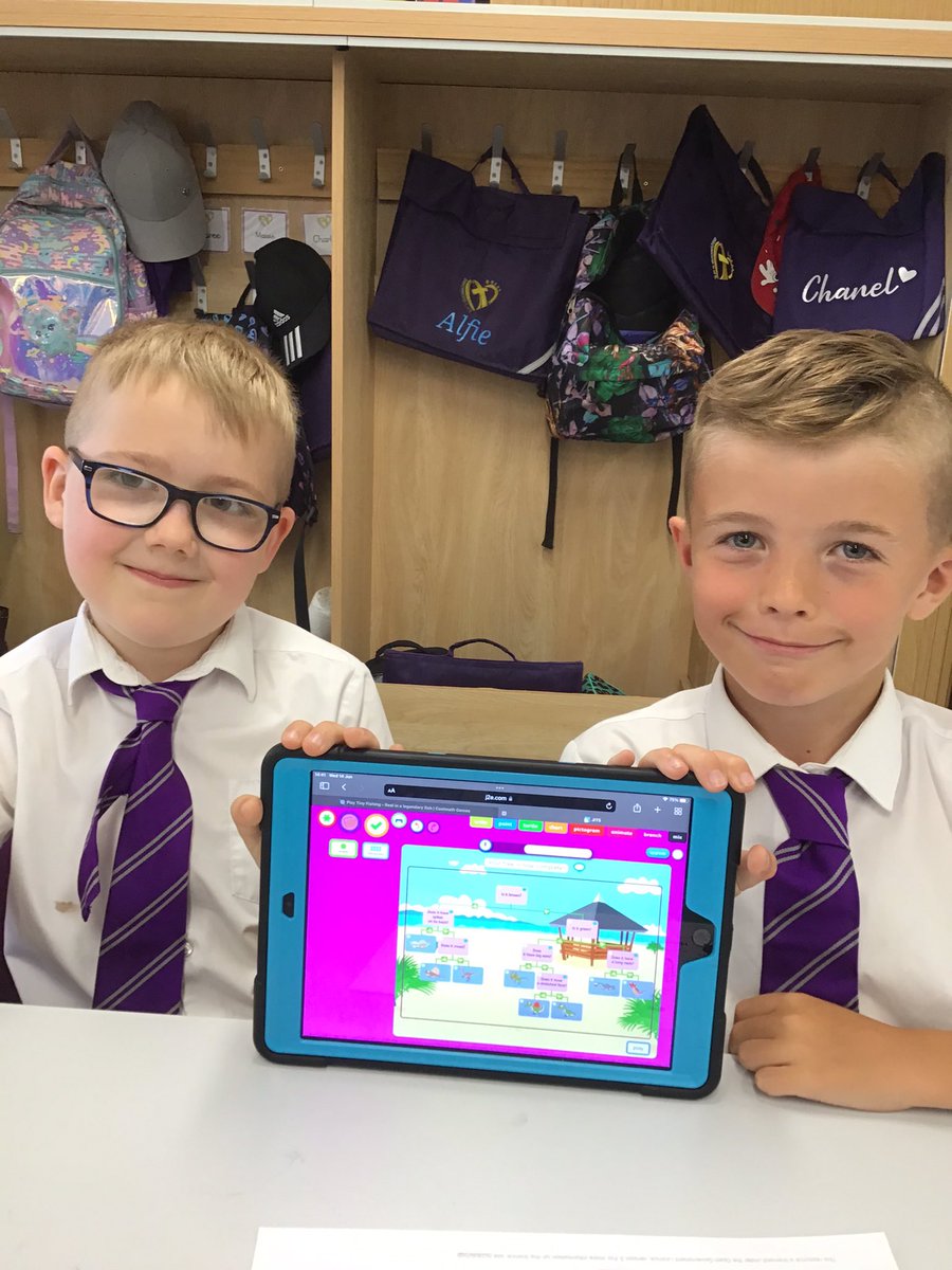 BirchwoodCE's tweet photo. Year 3 enjoyed exploring and creating branching databases during computing today! We particularly enjoyed testing them out on each other! #bcepscomputing #bcepsyear3 https://t.co/sHrcgxtoUS