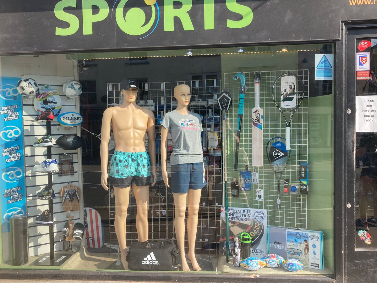 New window filled with lots of gift ideas for Dads.   It's on Sunday 👍