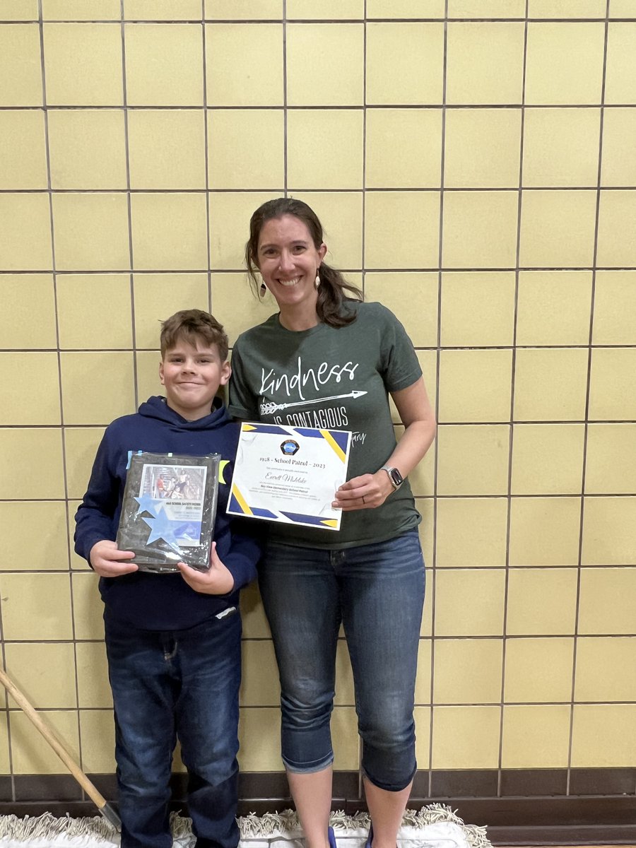 ProctorRails's tweet image. Congratulations to Everett of Bay View Elementary for receiving the State AAA School Safety Patroller of the Year Award! 🥇💚#RailStrong leader!   See the News Release for more details on this award. 👀⬇️