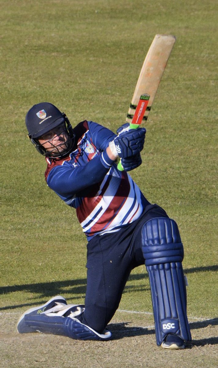 SwanseaCricket's tweet photo. @DanRowe27 made a superb 💯 tonight to lead the Mid Week side to victory. 
🏏- 114 not out 
🔴- 70 balls
4️⃣s - 10 
6️⃣s - 5
📊162.8

@GHayden7 3️⃣4️⃣ was second top score. 

Followed up by some exellent bowling from 14 year old leg spinner @OllyC_H who took 4️⃣/1️⃣5️⃣(3)

🦢💙🔥🏏 https://t.co/xZjLu3d686