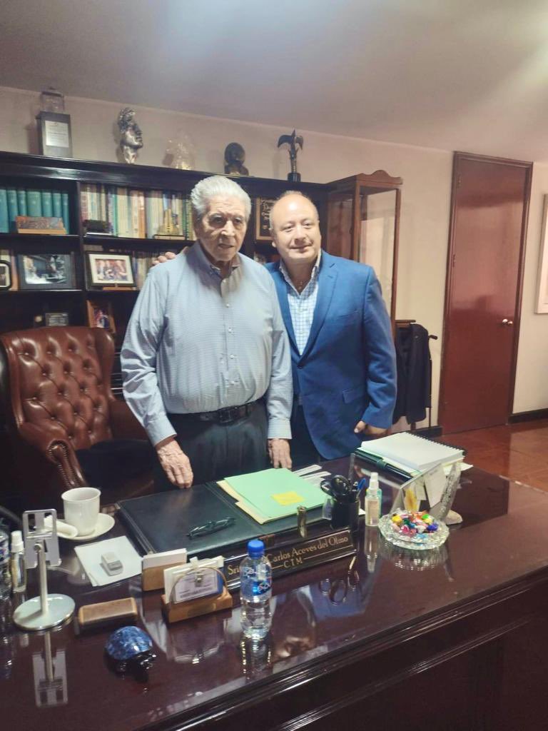 #Entérate Se reúne <a href="/leobardosoto/">Leobardo Soto</a> líder de la <a href="/CTMPuebla/">CTM_FTPuebla</a> con el líder <a href="/CTM_MX/">CTM Nacional</a> <a href="/CarlosAceves_/">Carlos Aceves del Olmo</a> para mostrar avances de los logros que se han realizado en el Estado de #Puebla en favor de las y los trabajadores y quienes trabajan de la mano con el liderazgo nacional.