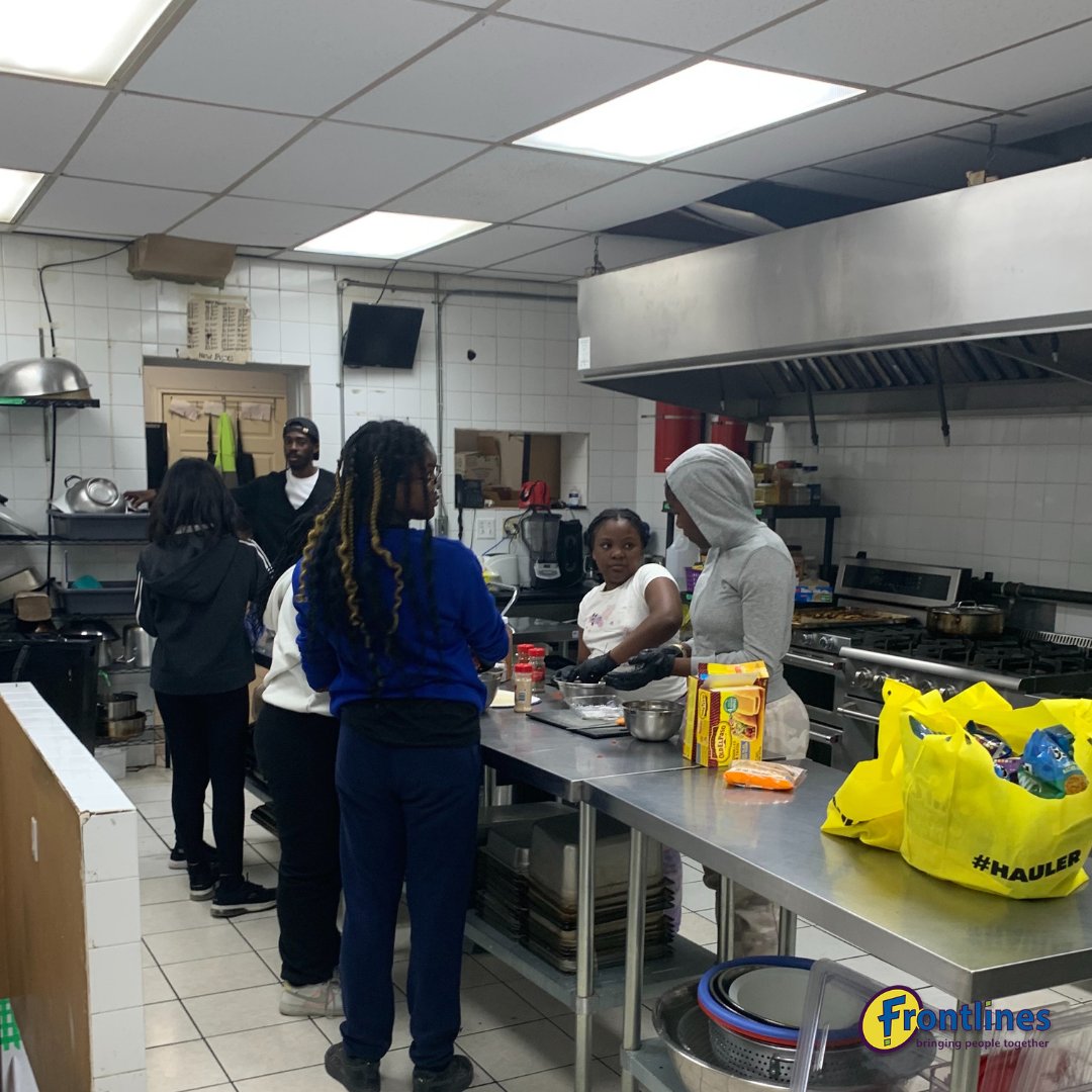 frontlinesto's tweet image. Every wednesday we bring our children into our kitchen for our culinary program. This wednesday we had them make delicious tacos.
.
.
#torontocook #torontochef #torontoculinary #torontochildren #torontofoodie #toronto #weston #frontlines #westonfrontlinescentre #communitycentre