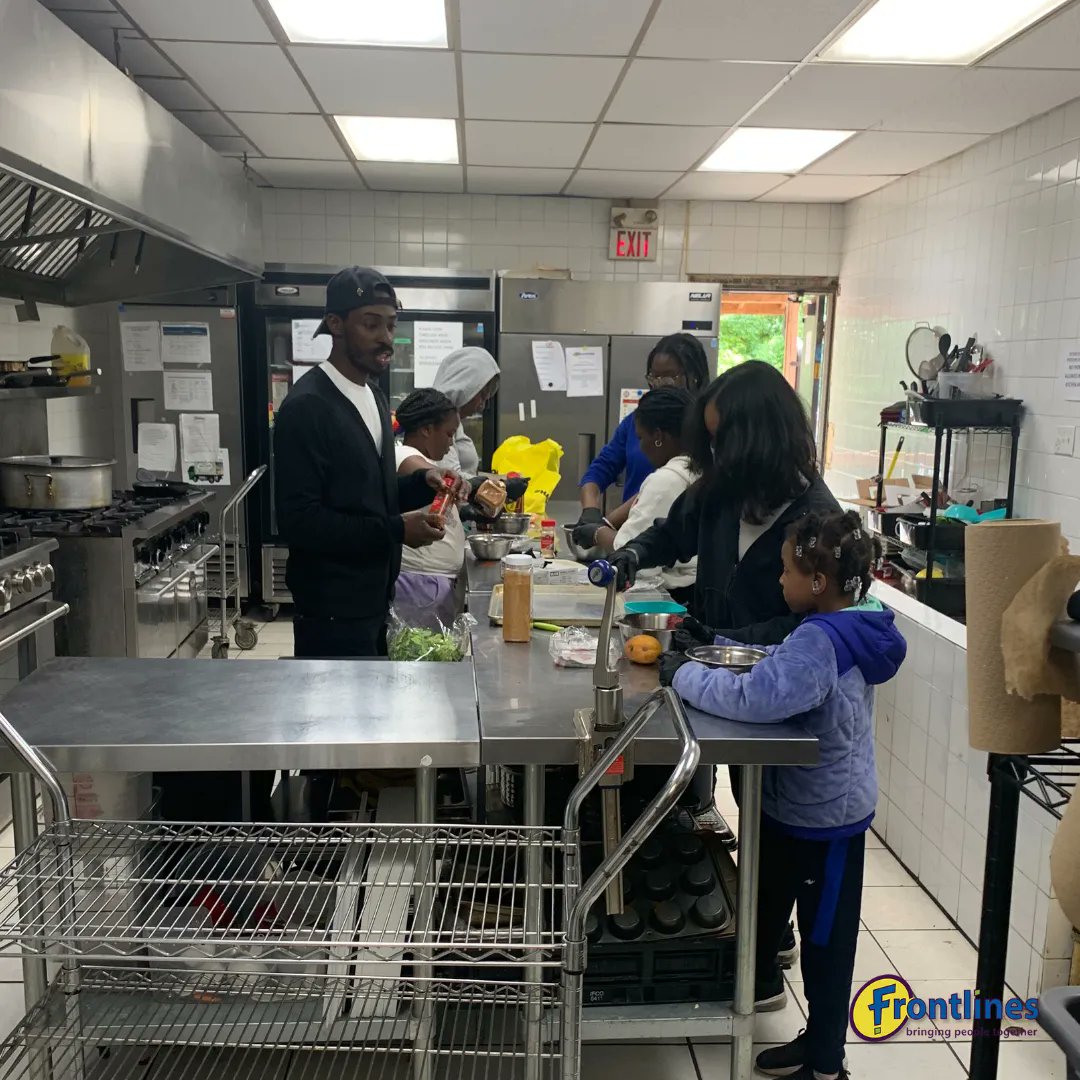 frontlinesto's tweet image. Every wednesday we bring our children into our kitchen for our culinary program. This wednesday we had them make delicious tacos.
.
.
#torontocook #torontochef #torontoculinary #torontochildren #torontofoodie #toronto #weston #frontlines #westonfrontlinescentre #communitycentre