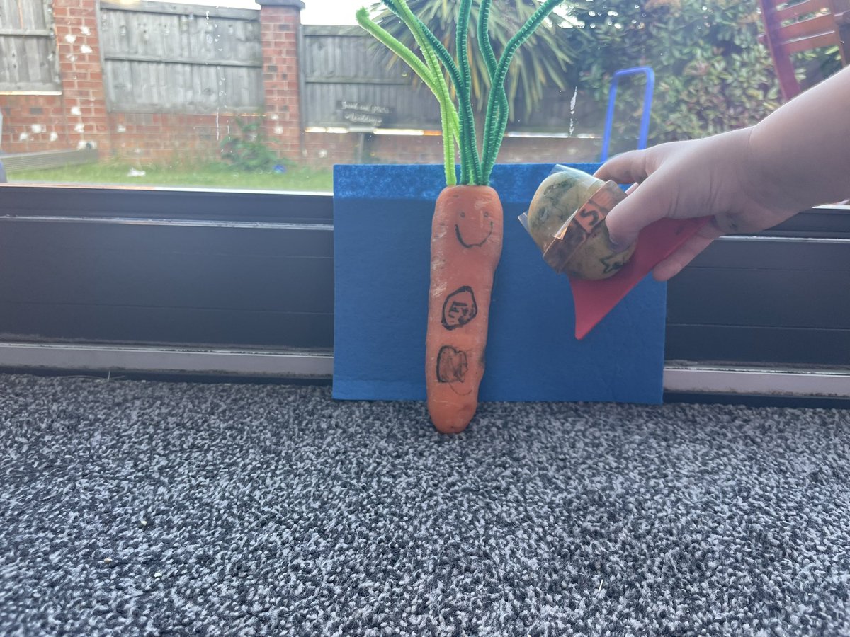 philburton85's tweet photo. @OPALLSUNSHINES Evie enjoyed making her carrot and Supertato for her homework this week! https://t.co/t75EnXdkb9