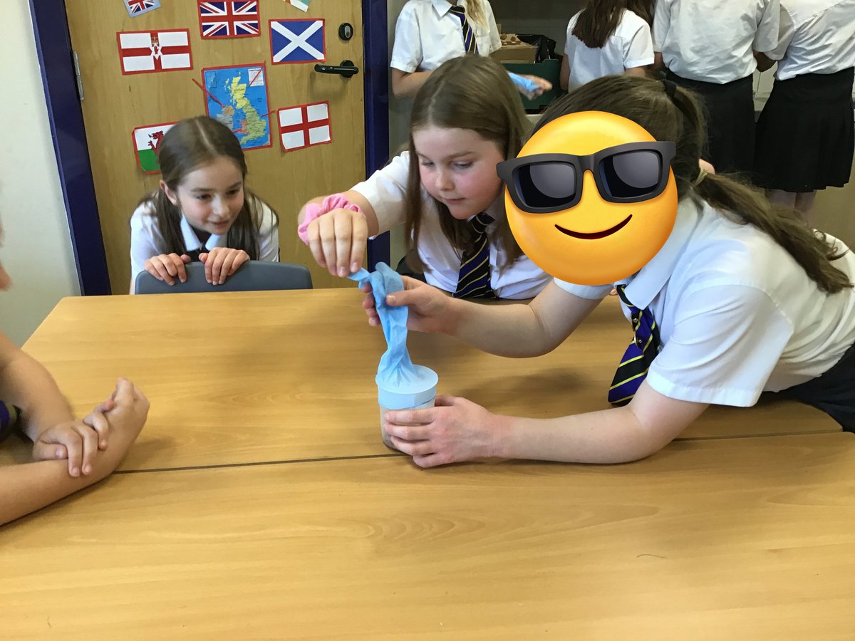 DeltaWorlaby's tweet photo. Squeals of excitement were heard in Dassu Class this afternoon! The children have been learning about chemical reactions in Science.
Today they investigated the result of mixing vinegar and bicarbonate of soda - observing how a chemical reaction works! @mrirvingd #WorlabyScience https://t.co/uMkIf8ly9v