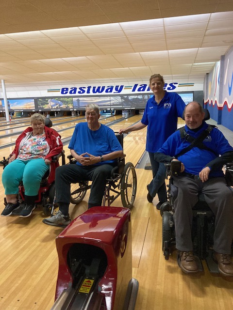 kpva.org/kpva-news/kpva… It is amazing to see the energy expended when  bowling from a wheelchair.  Using the ramp or propelling the ball down the lane take a huge amount of talent. When ever you see a person wheeling up to a lane, it is always amazing to watch.
