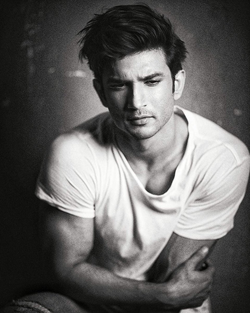 Jannat_Firdouse's tweet photo. One day "Nautanki" is happening around everywhere.. Using our beloved Soul for a day just to seek attention &amp; to show-off that how badly they miss Him but actually they're not❗

Almighty will never forgive these double face people 🥺

3years Of Injustice To Sushant https://t.co/Y40FHOp3Qz