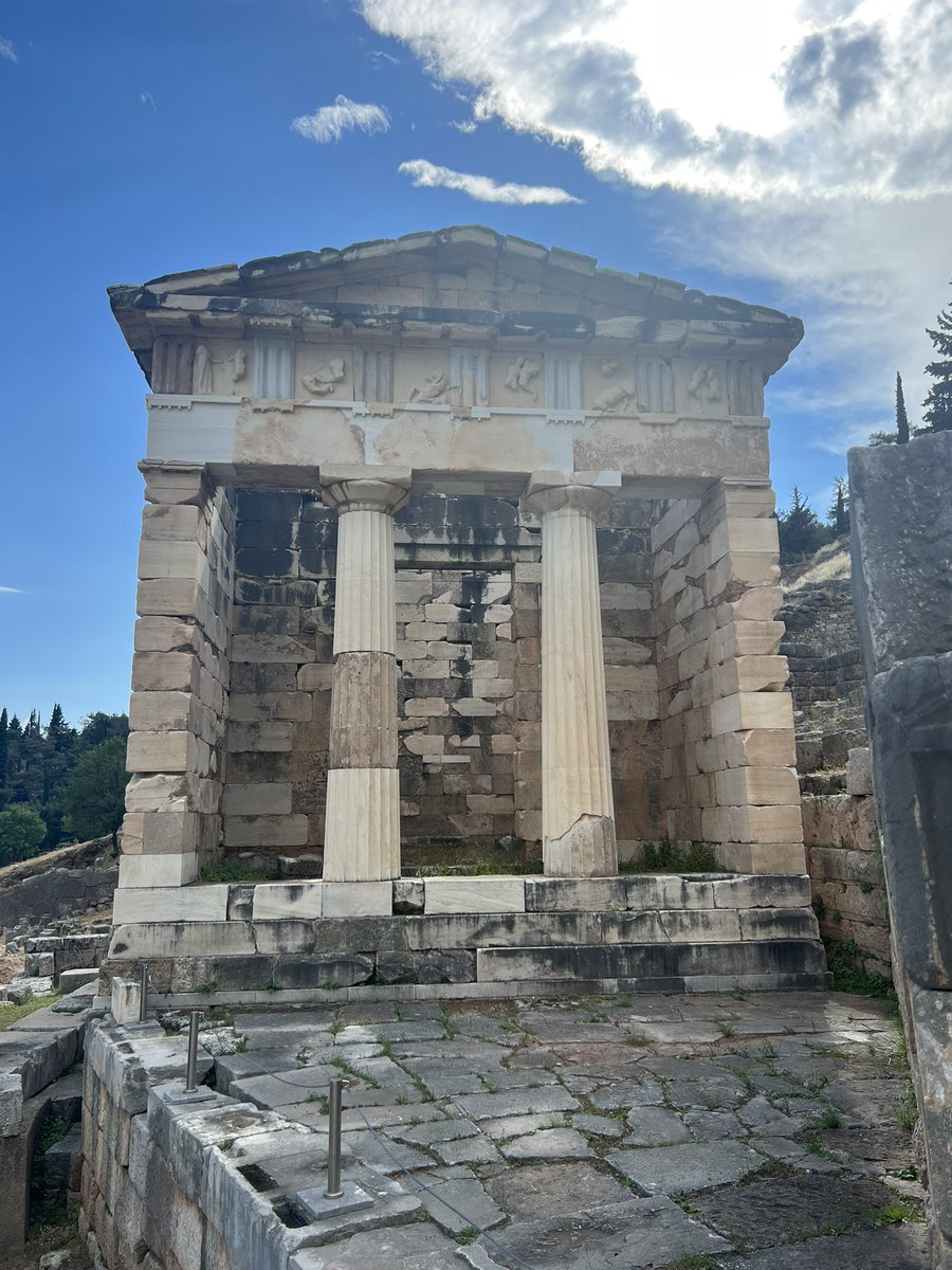 geowithzio's tweet photo. Embrace Greek history with a tour of Delphi and the Oracle. In-depth explanations from our tour guide. She made the Greek gods come alive. #EFTour https://t.co/6uAlK77HzP