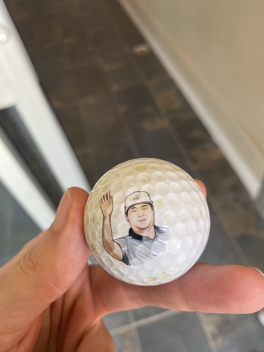 SCrompton37's tweet photo. @elio82 @BSSportsbook @barstoolsports @ForePlayPod It’s a sign Mr Ice!!! https://t.co/0elG5l6cY9