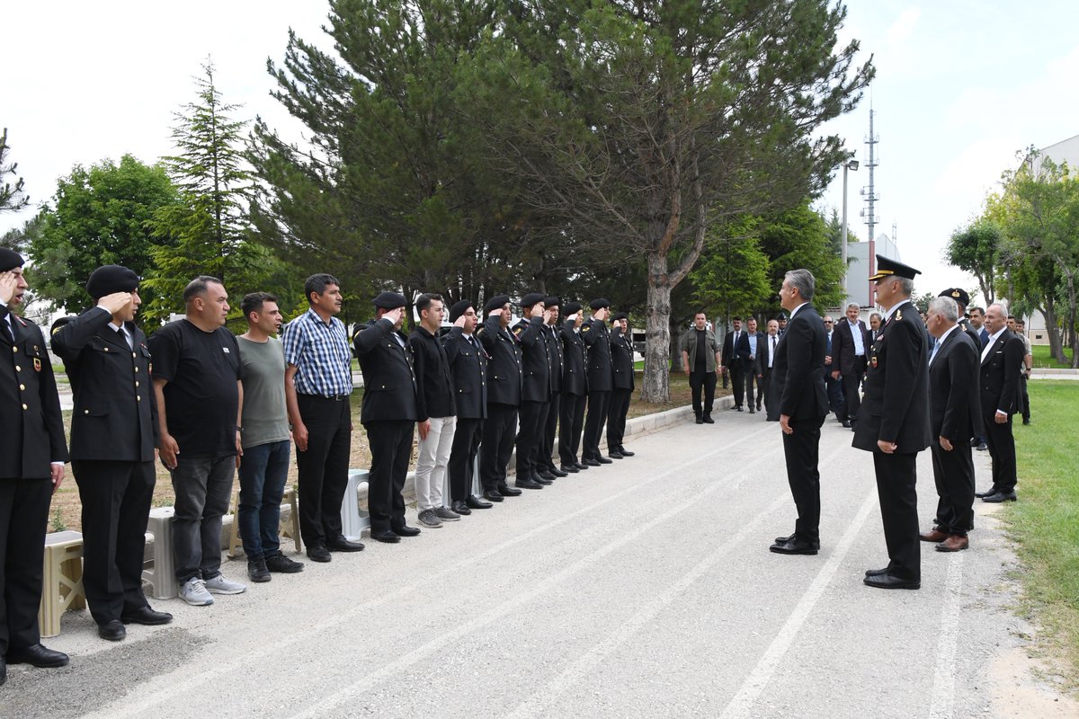 tuncay_akkoyun's tweet image. Jandarma Genel Komutanlığımızın 184’üncü kuruluş yıl dönümü münasebetiyle düzenlenen Temsili Askerlik Uygulaması ve Yemin Töreni’ne katılarak, yürekleri Vatan ve Bayrak aşkıyla atan, azmin ve gayretin sembolü Özel Gereksinimli Kardeşlerimizin askerlik sevincine ortak olduk,…
