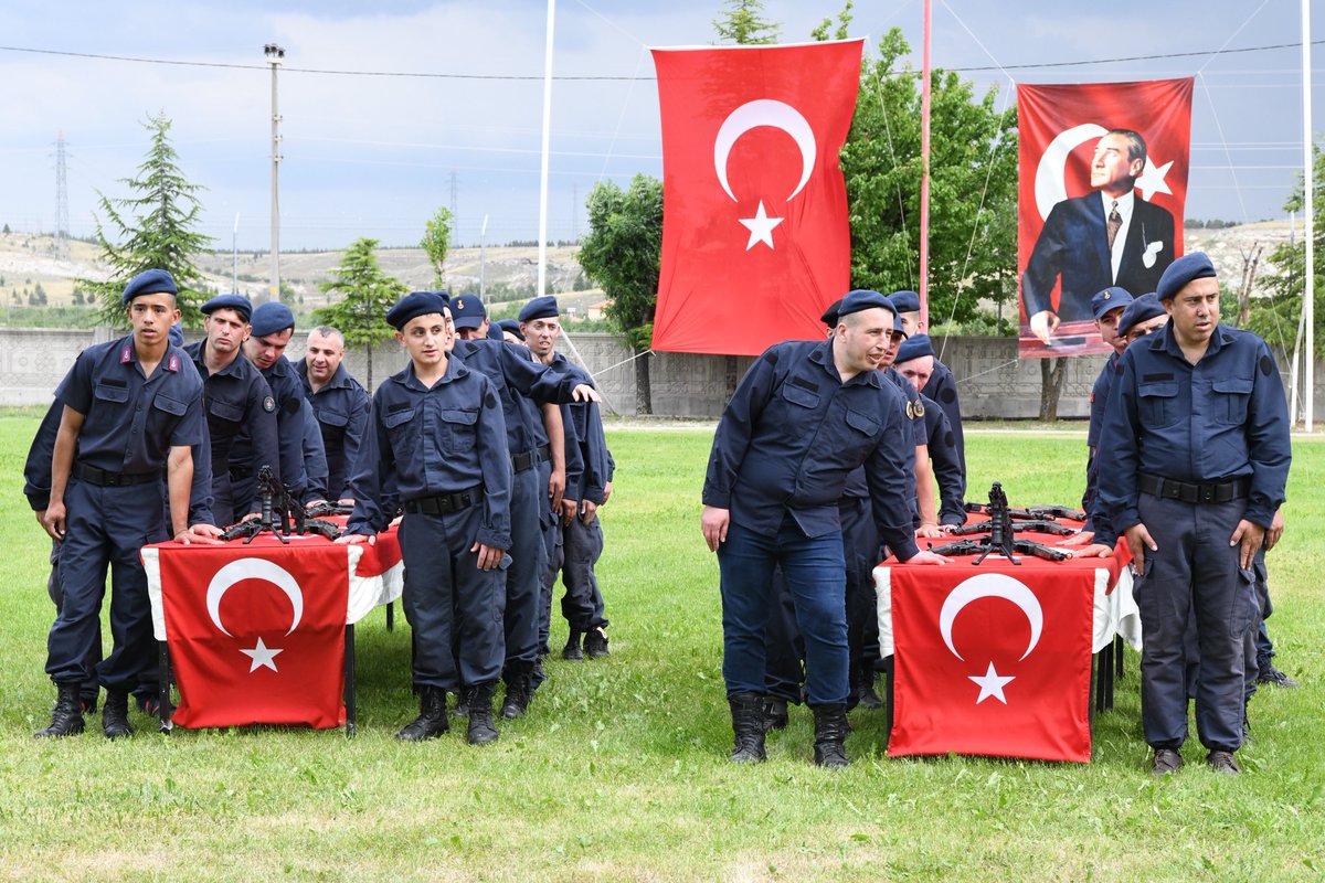 tuncay_akkoyun's tweet image. Jandarma Genel Komutanlığımızın 184’üncü kuruluş yıl dönümü münasebetiyle düzenlenen Temsili Askerlik Uygulaması ve Yemin Töreni’ne katılarak, yürekleri Vatan ve Bayrak aşkıyla atan, azmin ve gayretin sembolü Özel Gereksinimli Kardeşlerimizin askerlik sevincine ortak olduk,…