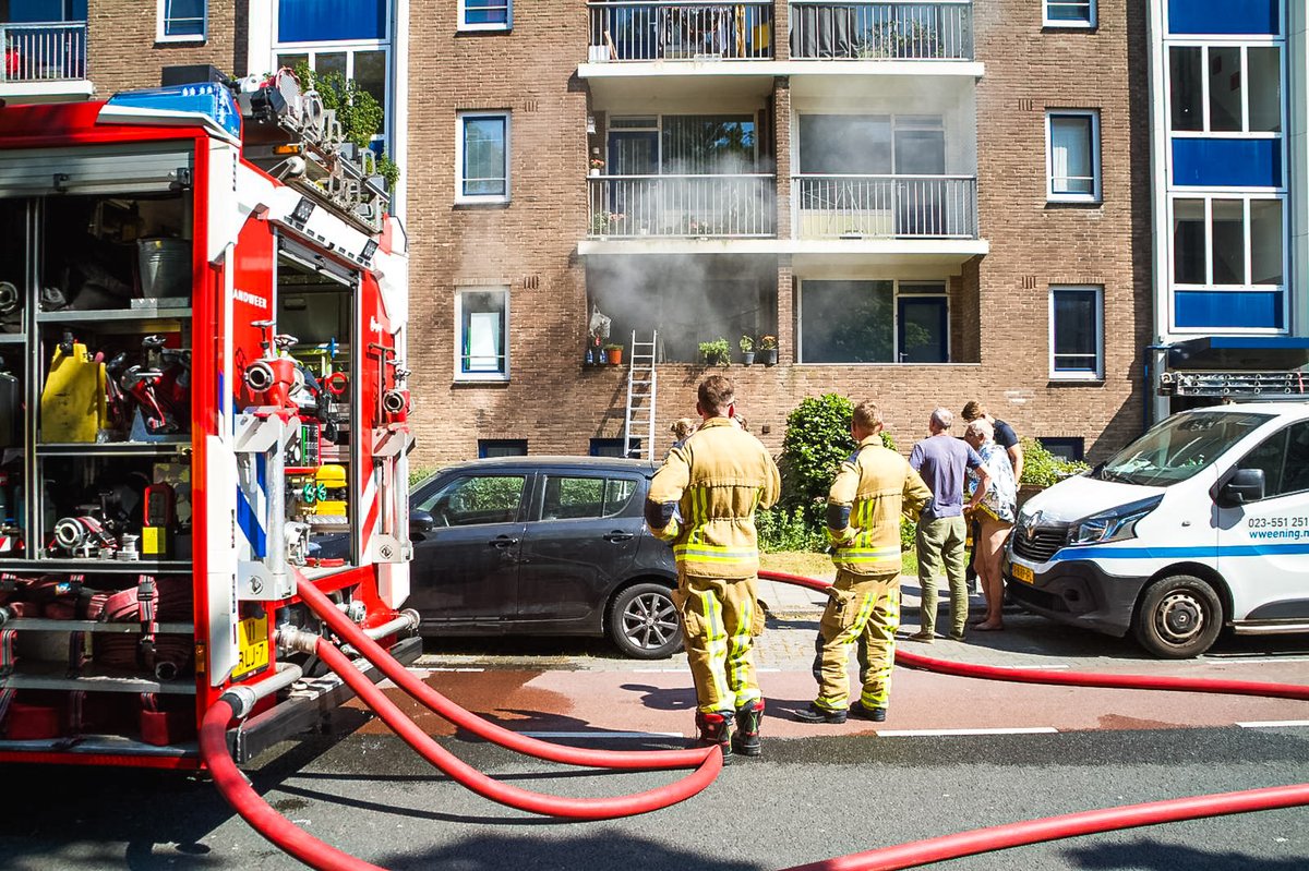 #Haarlem - Veel rookontwikkeling bij woningbrand P.C. Boutenstraat - 112meerlanden.nl/2023/06/14/haa… #woningbrand #nieuwsfoto