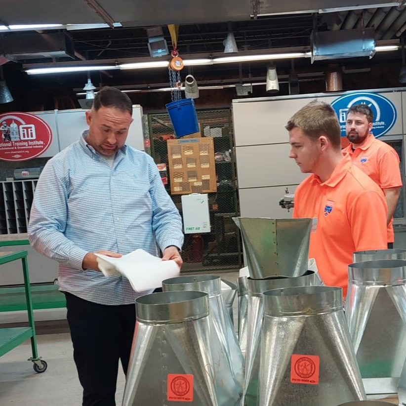 Bucks_edu's tweet photo. Sheet Metal Local #19 tour with our Building + Construction Trades students! 🛠️ Tours like these give students in our workforce development programs the opportunity to check out a variety of apprenticeship + career options available to them. Details: https://t.co/cNLeEt6h78 https://t.co/fqg8qdGY1w