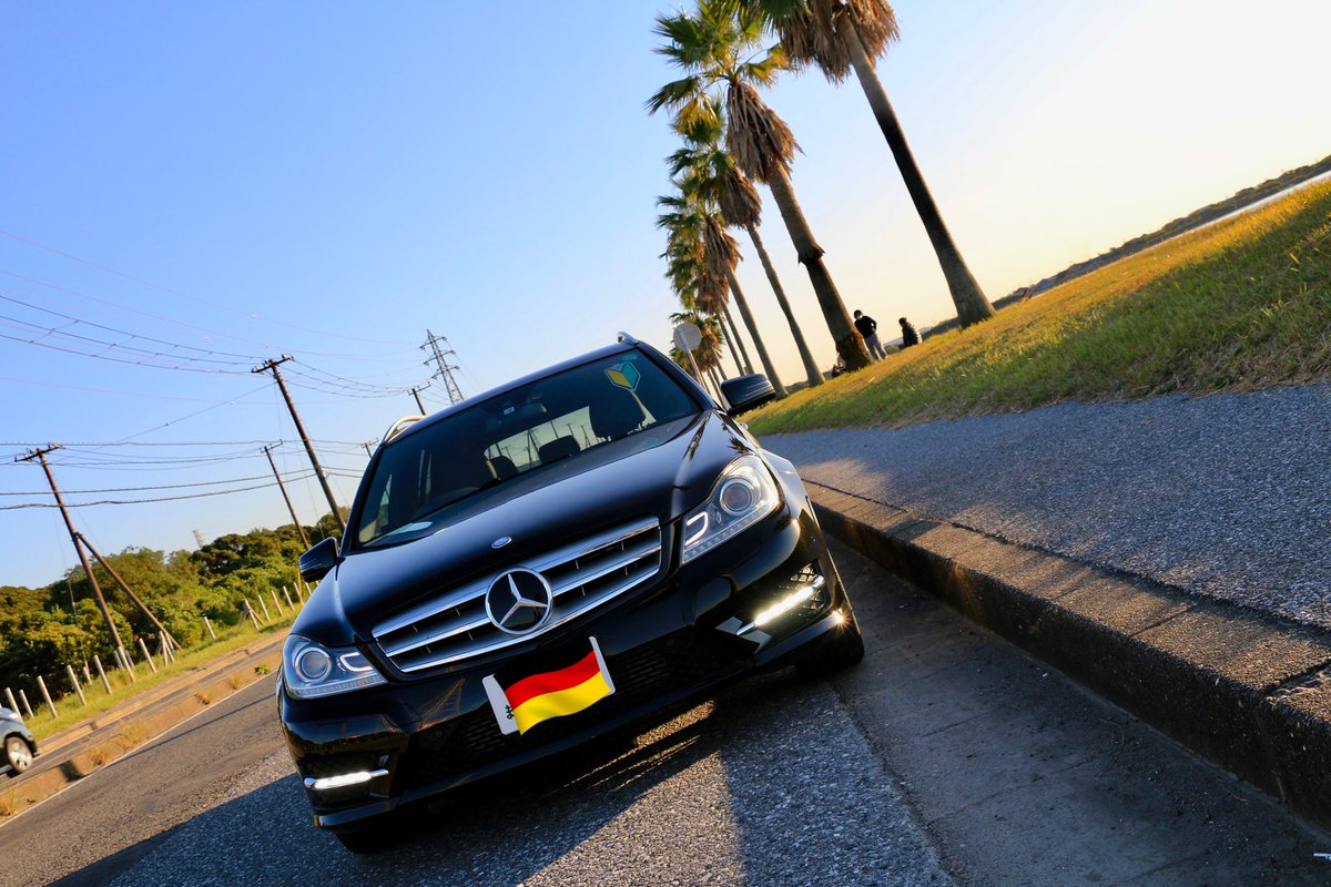 AudiTDI2000's tweet photo. 初めての愛車。
S204後期のAMGスポーツパッケージ
大学4年間で多くの友人とドライブへ行き、車中泊・旅行・ゴルフと色んな場所に行ったな。
走行距離10万キロを超えたけど、まだ元気で走ってくれてる頼もしい相棒です😎
#メルセデスベンツ #MercedesBenz https://t.co/Yu8zLyKA3L