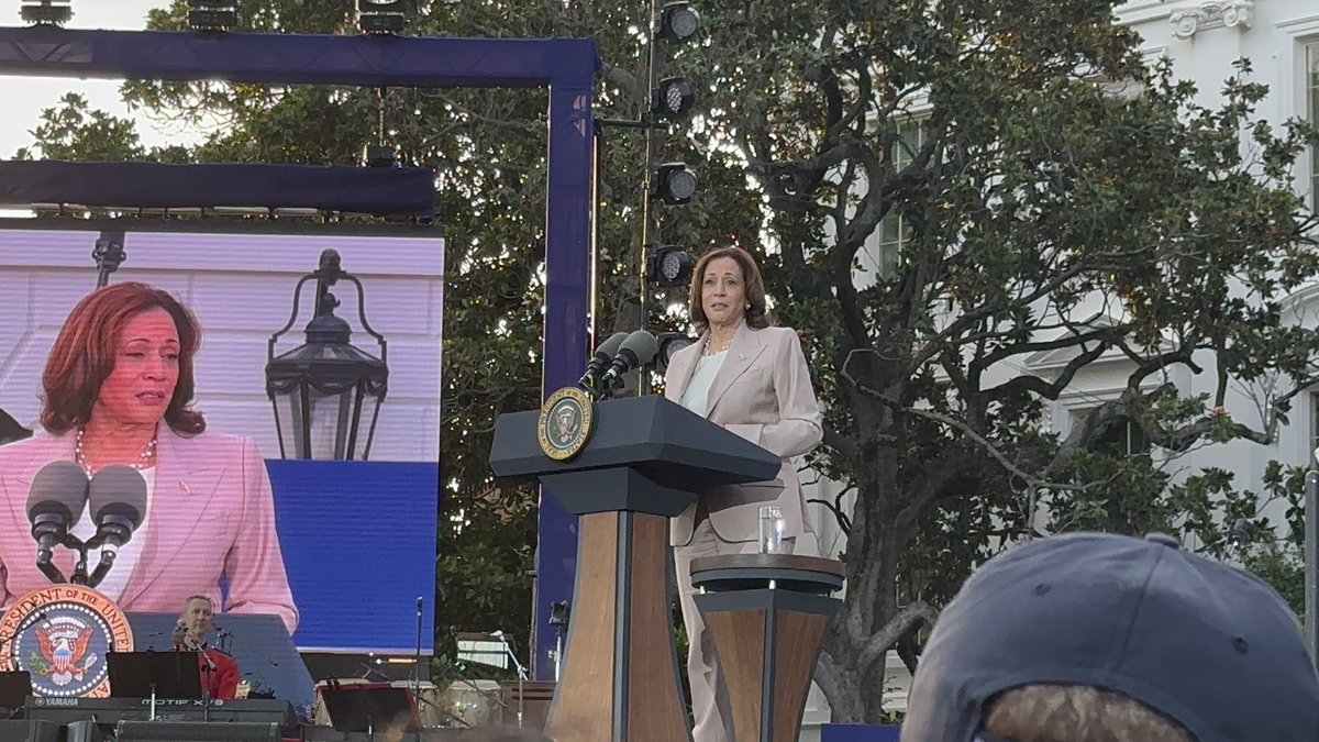 Had an absolutely amazing time at the FIRST #Juneteenth celebration at the @WhiteHouse! It was surreal to be on the White House lawn celebrating the end of slavery in America. So proud of @tsuaristocrats, & @FiskJubilee! We truly are our ancestors wildest dreams!