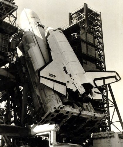 Buran and Energia being erected at Baikonur's pad 110/37 ahead of the orbiter's first and only orbital flight.