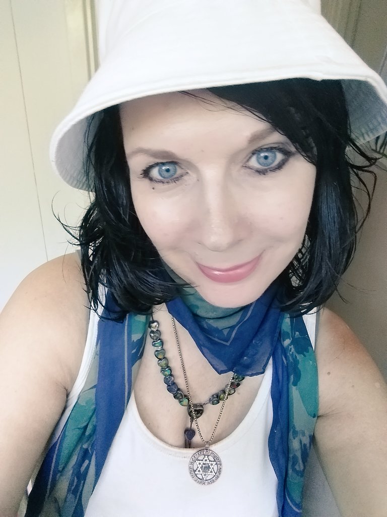 Bono66020372's tweet photo. I used to have #femalefriends but some of them really #showedtheirtruecolours on #fb & I found out what they were really about. I was #bullied by #femalesupportworkers & #mentalhealthworkers so I #lostfaith in #woman! Now I've reconnected with my #childhoodfriend Sally & Delia... https://t.co/qwkTt6drEq