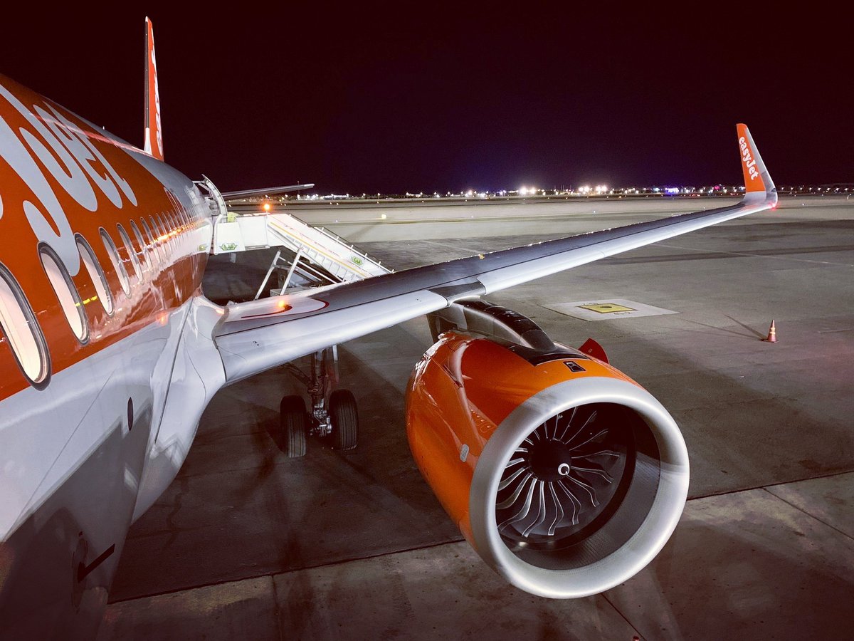 It's that time of week again, #WingWednesday 😁✈️ #avgeek