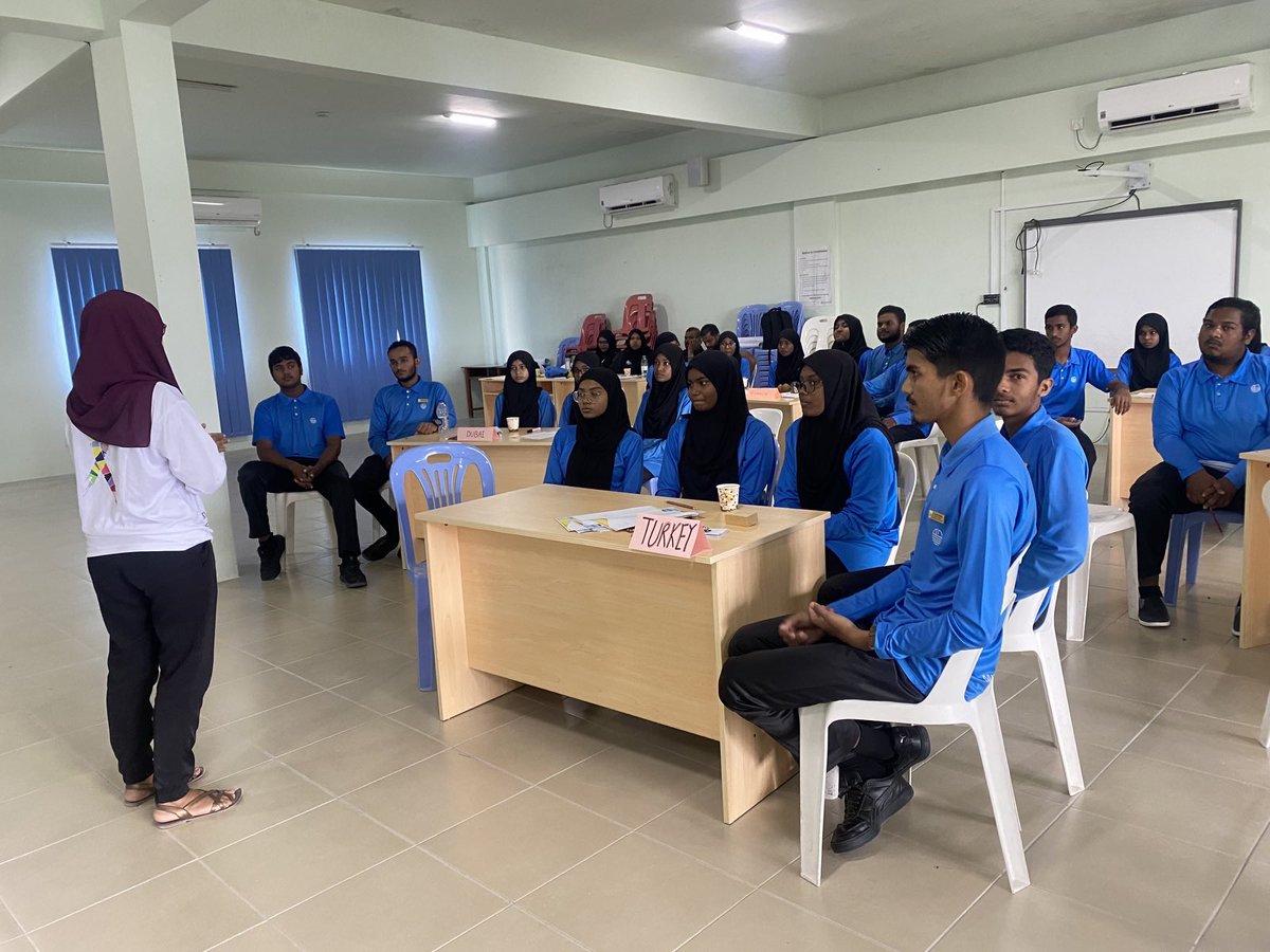 CancerSocietyMV's tweet photo. Awareness sessions in Sh. Milandhoo targeting students &amp; public. The sessions focused on importance of leading a healthy lifestyle and cancer prevention. 

🟢 Students session was attended by 17 girls and 9 boys. 
🟢 Public session was attended by 67 women and 5 men. https://t.co/Mtd3ANR6Qv