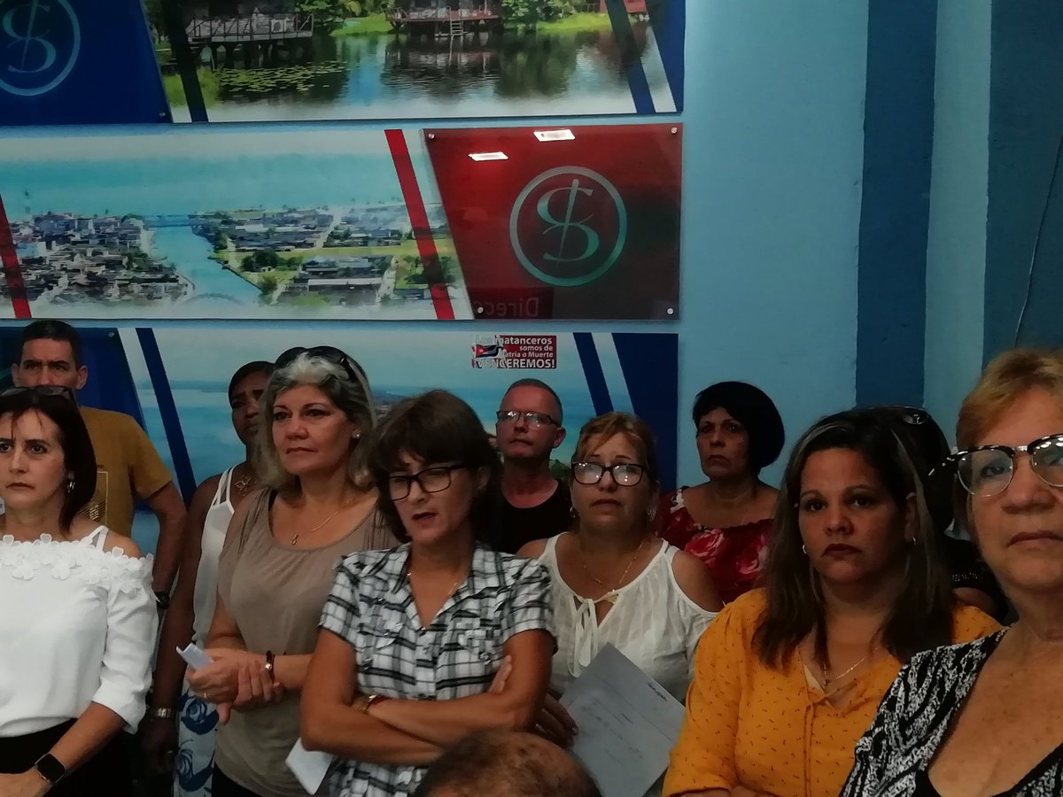 Realiza <a href="/cadeca_matanzas/">Dirección Provincial Cadeca Matanzas</a>
matutino por su  29 aniversario, se reconoció a  cuadros y trabajadores,  la entrega de la medalla Enrique Hard 3  por el SNAP, así como un emotivo mensaje de nuestros jubilados. 
#MatancerosEnVictoria <a href="/SuselyMorfaG/">Susely Morfa González</a>
#29Aniversario
#CambioSeguro