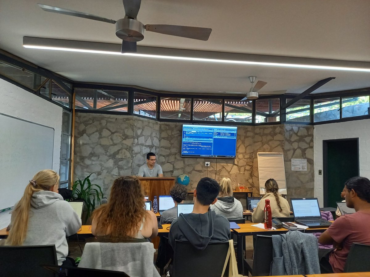 Days 6 &amp; 7 of #AFSCTS2023 have been a blast! 📸🇿🇦

On Day 6 we had <a href="/pardo_lain/">Lain E. Pardo V.</a> take us through occupancy 1️⃣0️⃣0️⃣1️⃣💻 &amp; today we've had a well earned day off exploring Kruger!

We were treated to some great sightings 🦁🐘🐆🐃 but this male leopard was definitely the highlight! 🤩