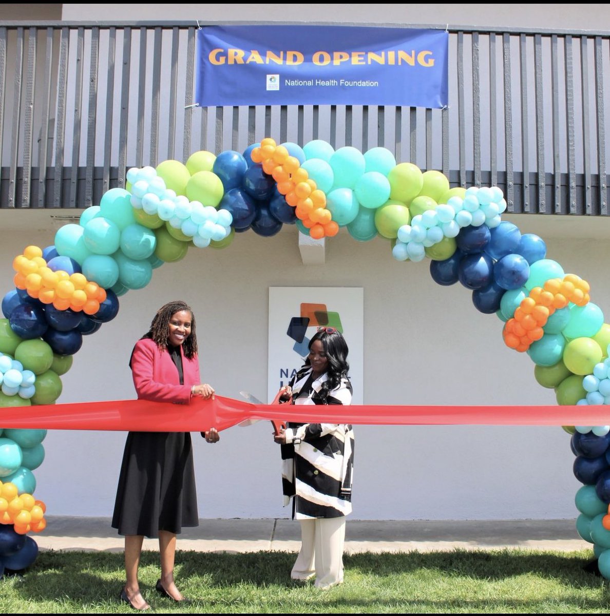 NHFcommunity's tweet image. NHF’s CEO Dr. Felita Jones, and CEO of Ventura County, Dr. Sevet Johnson join forces for the ribbon cutting ceremony at the Ventura Grand Opening! 

@countyofventura

#CEOVibes #nationalhealthfoundation #nhf #venturacounty