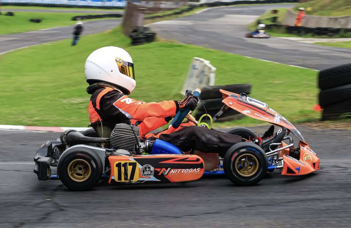 SolDazRacing1's tweet photo. “La pasión es energía. ⚡️Siente el poder que proviene de concentrarte en lo que te emociona”. 🏁🏎️🤘🏻🔝👊🏻🙏🏻
📸@mundomotor
#joyapoblanadelautomovilismo #velocidad #adrenalina #karts #gokart #karting #kartodromo #puebla #menteganadora #amorpropio https://t.co/N5c2yTrewX