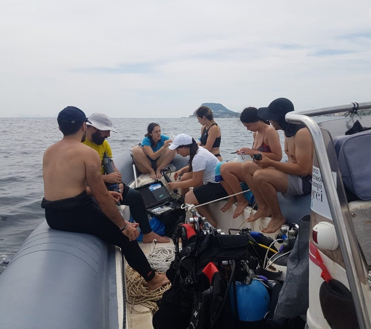 Sampling activities of my PhD project about the #microbiology and #biogeochemistry of Italian shallow-water hydrothermal vents have started! Last weekend I was in Pozzuoli with <a href="/d_giovannelli/">Donato Giovannelli</a>, <a href="/MartinaCascone9/">Martina Cascone</a>, <a href="/F_Montemagno94/">Francesco Montemagno</a>, <a href="/DeborahBastoni/">deborah bastoni</a>, <a href="/SaraDiana2504/">Sara C. Diana</a>, Andres Velasquez