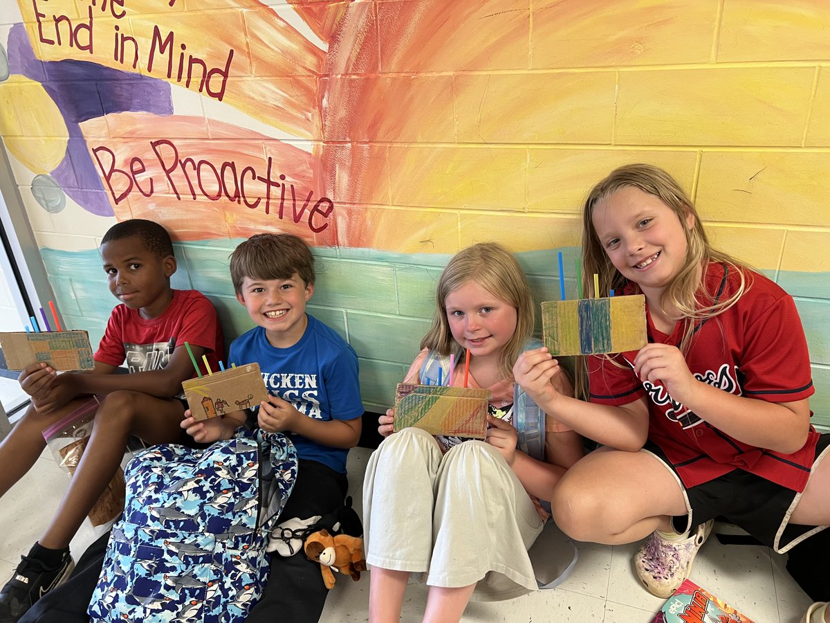 McKaylaHVESLRS's tweet photo. VES Literacy Camp has been truly amazing.  Our K-3 students have taken a trip around the world, discovering art, music, and literature from various countries. Making connections to text, to ourselves, and to the world around us. @ShelbyALSchools @donita_hicks @Alabama_Reading https://t.co/B7LF7GPGbL