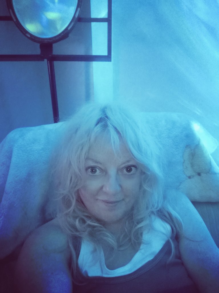 shellakeypookey's tweet photo. #Moonchair in #Moongate
I can see the tape blowing in a gentle breeze
#MovingHouse #Moongate https://t.co/gldoDgsiuh