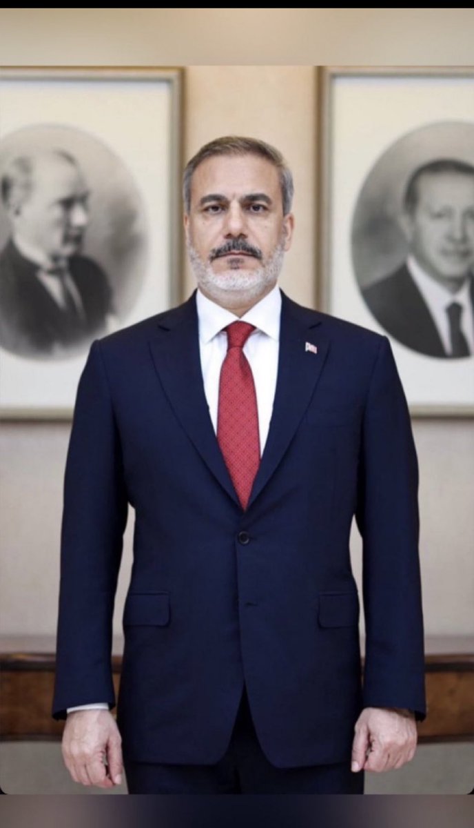 Aslan parçası ilk golü attı…

 Boğazdan geçen uluslararası gemiler.ton başına 4.42 USD ödeyecek !

2022 yılına kadar 0.86 USD idi Montrö
anlaşması gereğince…% 400 zam yaptık.

#HakanFidan 🇹🇷💪