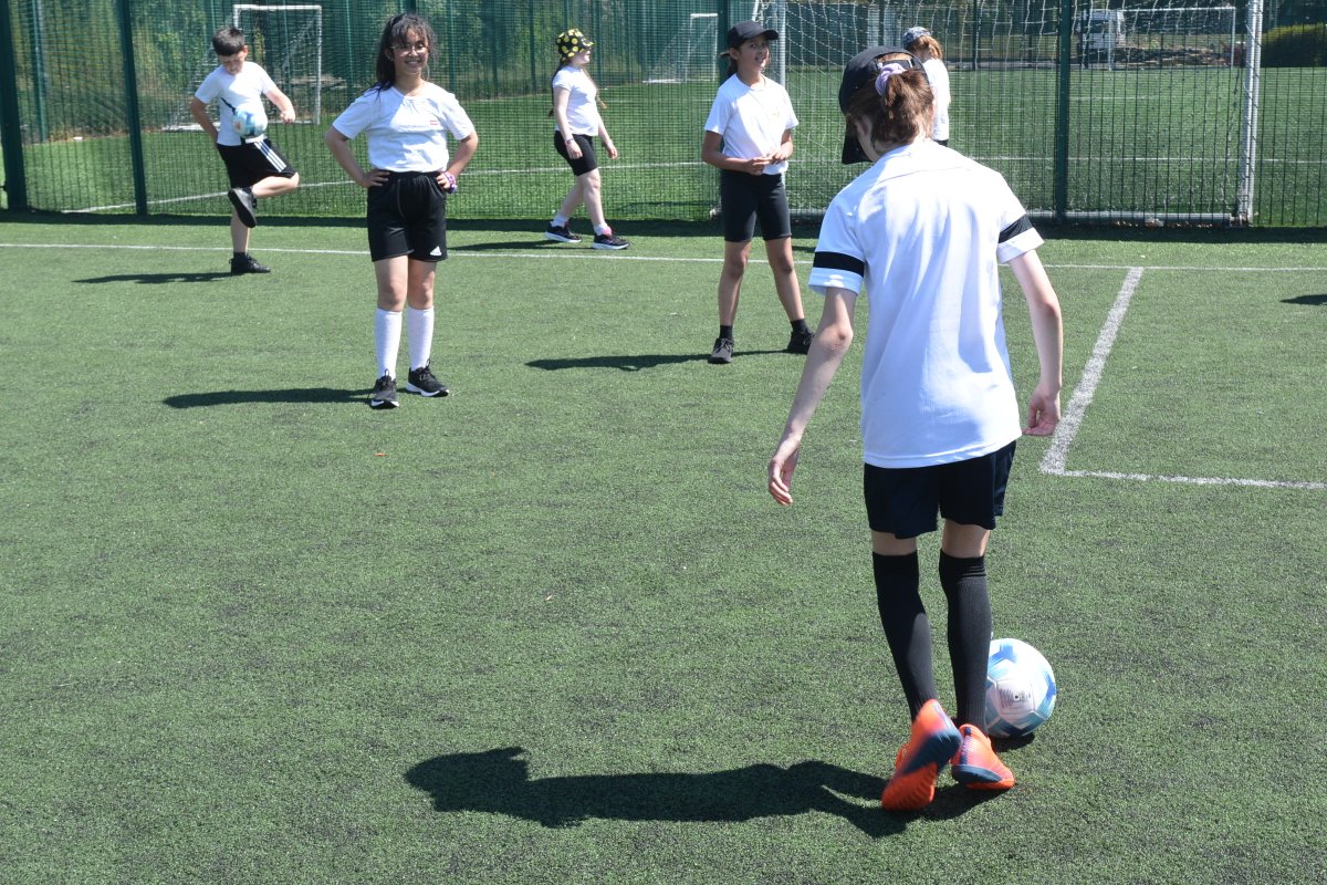 sptacademy's tweet photo. Great football skills session with Year 5 pupils from @AlexPark1912 this afternooon, who have been working with our @MU_Foundation officer Mr Bramley on their dribbling skills! https://t.co/kEqX8sxdiz