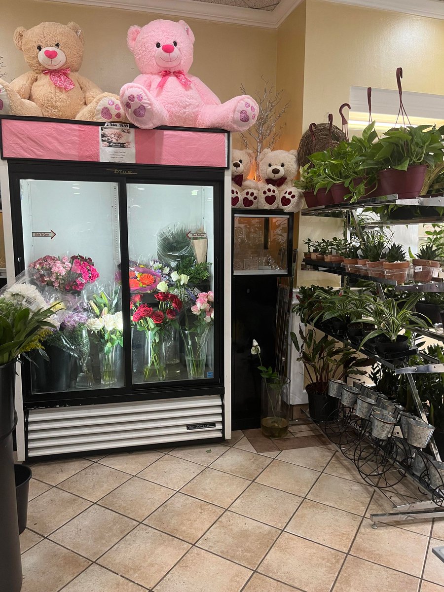 Father's Day Flowers and more at Dalia's Flowers on the upper level next to EbLens.