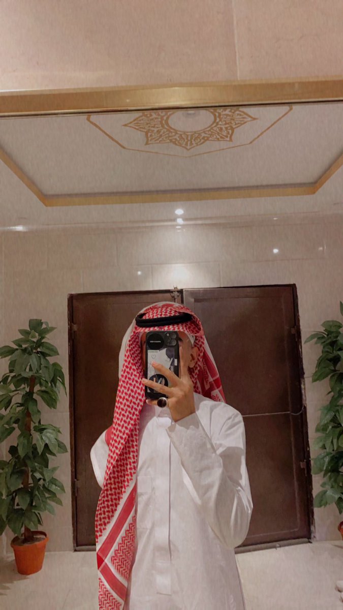 __lop's tweet photo. (واخر دعواهم ان الحمد ُلله رب ّ العالمين)
الحمدُلله على البلوغ ،الحمدلله على التمام والختام'تم تخرجي بعد تعب دام لمدة 12 عام اللهم اجعلها نهاية خير لبداية اعظم 🎓💙💙. https://t.co/PAyXuPP1WS