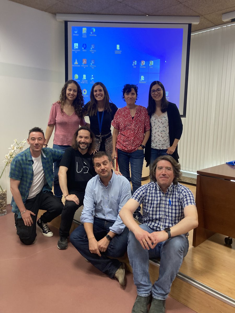 BBM_UCM's tweet image. Muchísimas gracias al comité organizador por el trabajo realizado durante todo el curso, por conseguir la financiación para poder celebrarlo y por conectarnos a través de los trabajos de investigación de nuestros jóvenes a todas las secciones del departamento