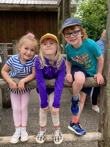 NorthEasthopePS's tweet image. Our littlest Eagles are having a blast today exploring at African Lion Safari! Thanks to our Outdoor Ed Grant for helping to keep the costs down! @yourschools #somuchfun #outdooredgrant #exploringtogether 🦅😊🦍🐘🦒