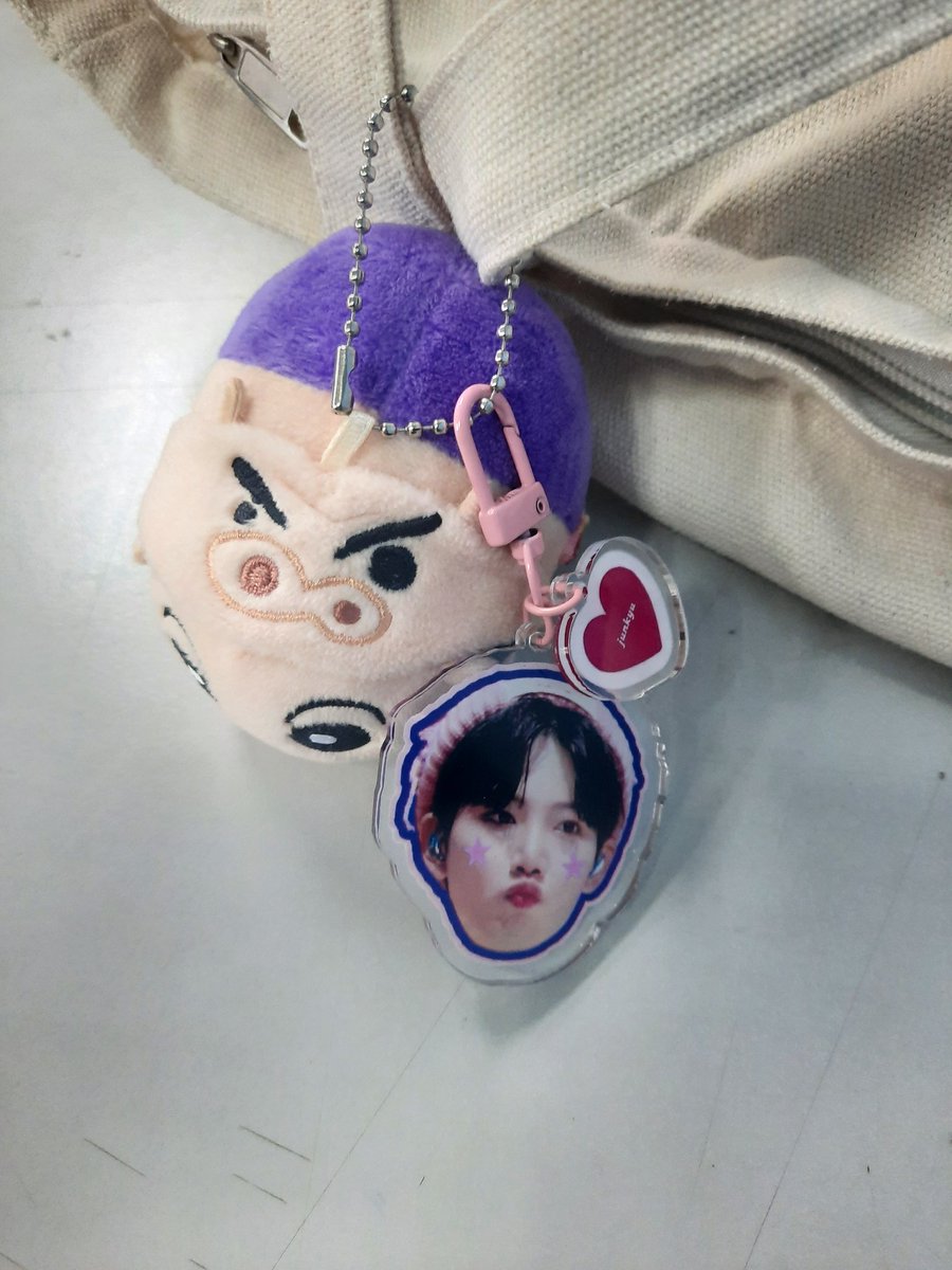 julia 𔓘 tweet media