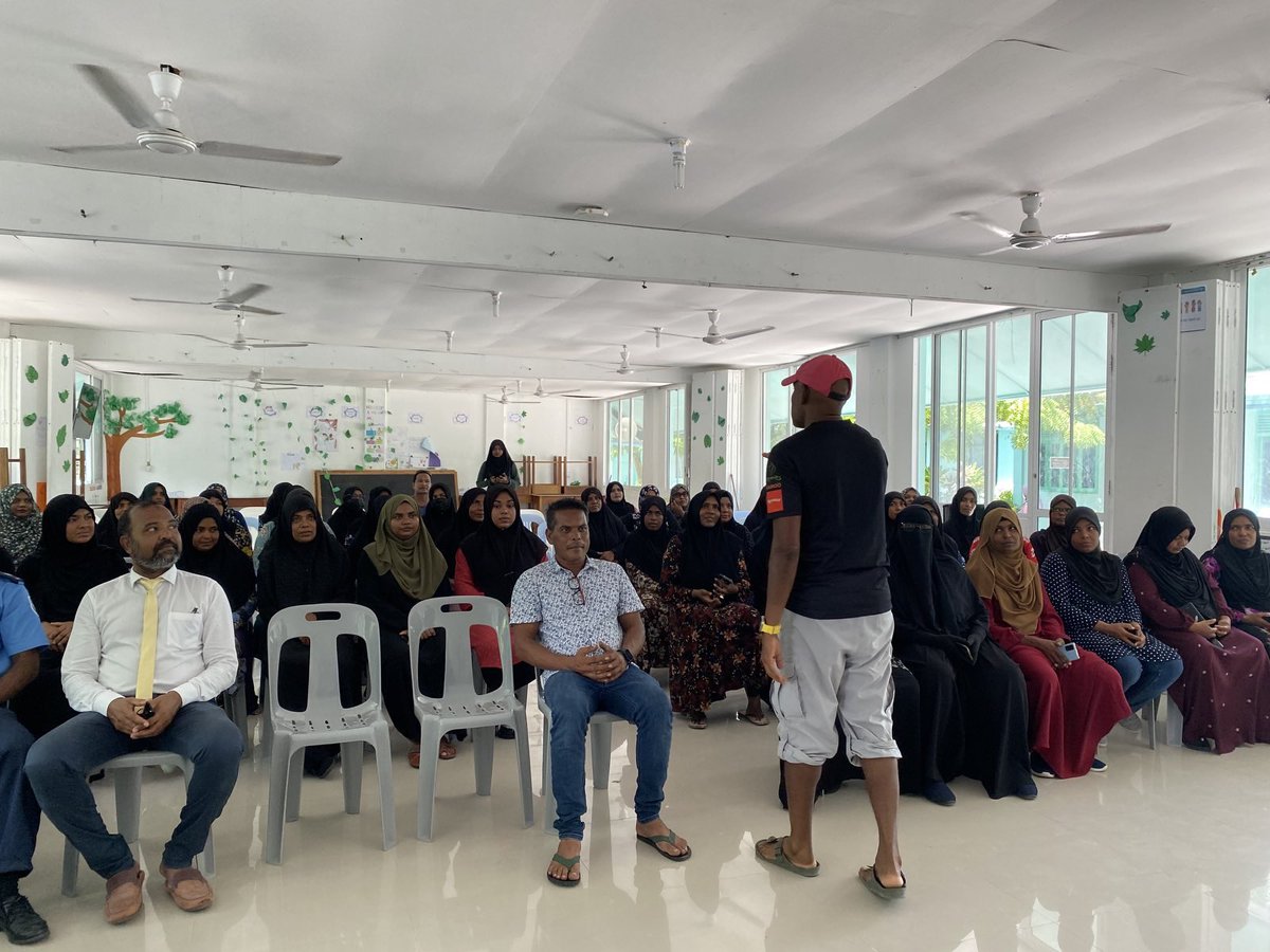 CancerSocietyMV's tweet photo. Awareness sessions in Sh. Feevah focusing on the importance of leading a healthy lifestyle and cancer prevention. 

🟢 Students session was attended by 19 girls and 17 boys. 
🟢 Public session was attended by 50 women and 6 men. https://t.co/JkSsMAQpPa