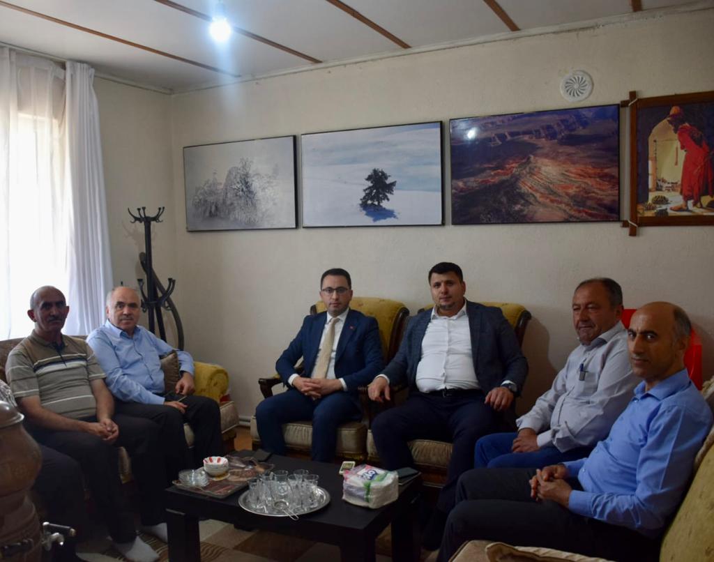 koprubasi45's tweet photo. Kaymakamımız Sn. Görkem NALÇACI; Belediye Başkanı Regaip TOPUZ, daire amirleri ve muhtarlarımızla beraber ilçemizin sevilen sakinlerinden Yavuz Naim YÜCEL Amcamızı ziyaret etti

Sayın Kaymakamımız, nazik ev sahipliği ve hoş sohbeti dolayısıyla  kendisine teşekkür etti https://t.co/c8PFNna9F8
