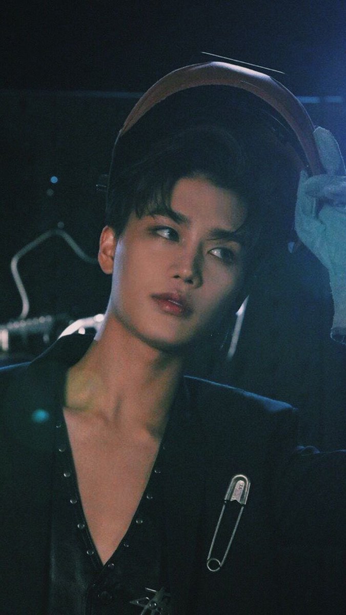DionysianLove's tweet photo. Happiest of Birthdays to Taeil aka Tarik (iykyk). Hoping your day was as amazing as you 💚 #TAEILDAY https://t.co/ZOdkOkP7JE