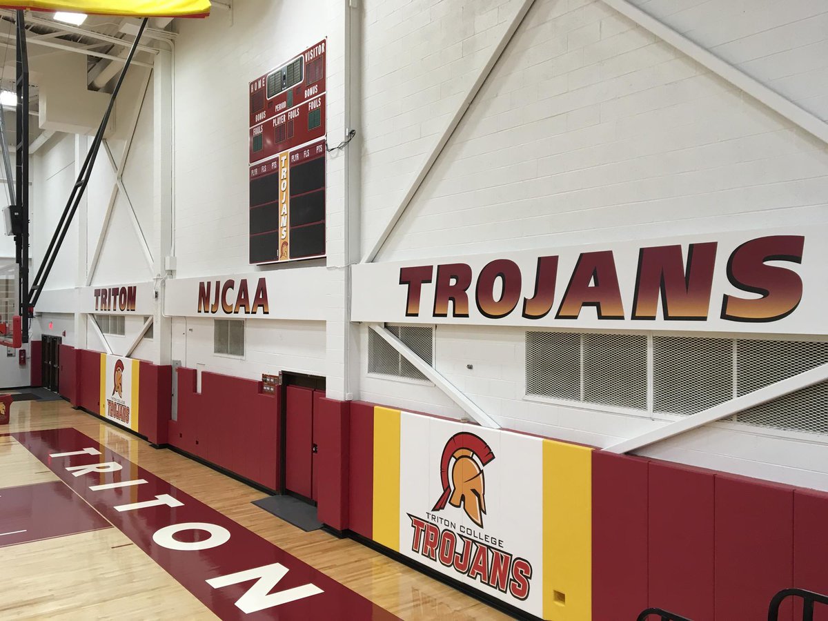 2xBrett's tweet photo. After a great conversation with @CoachBurns23, I am blessed to receive an offer from Triton College. @chilandprephoop @PrepHoopsIL @ThornwoodAthle1 @scottybscout #GoTrojans https://t.co/pDuFakeWP1