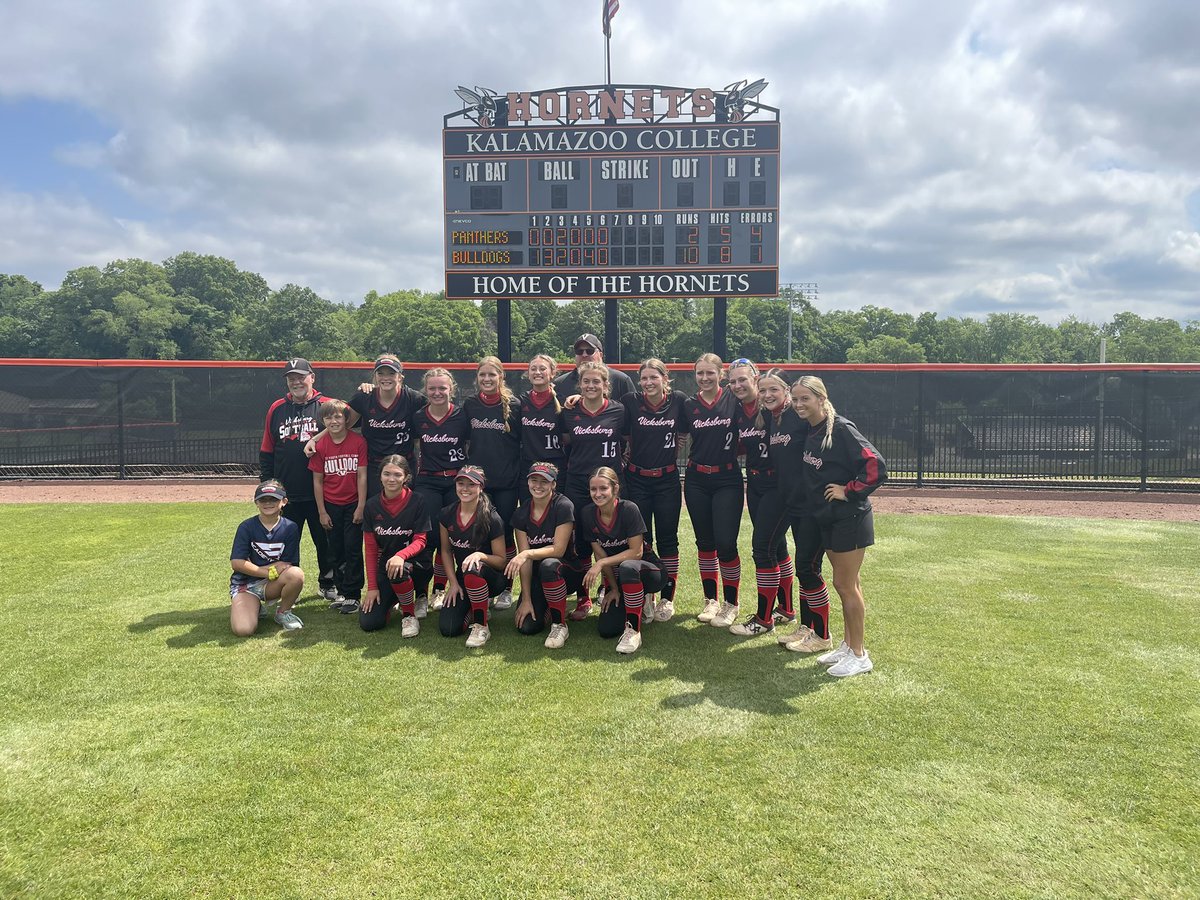 <a href="/APepperWWMT/">Andy Pepper</a> <a href="/VHSDawgs/">Vicksburg Athletics</a> <a href="/wwmtnews/">News Channel 3 WWMT-TV</a> She’s good luck! Is she busy tomorrow? 😉